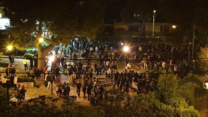 police-clash-with-youths-in-athens-suburb1