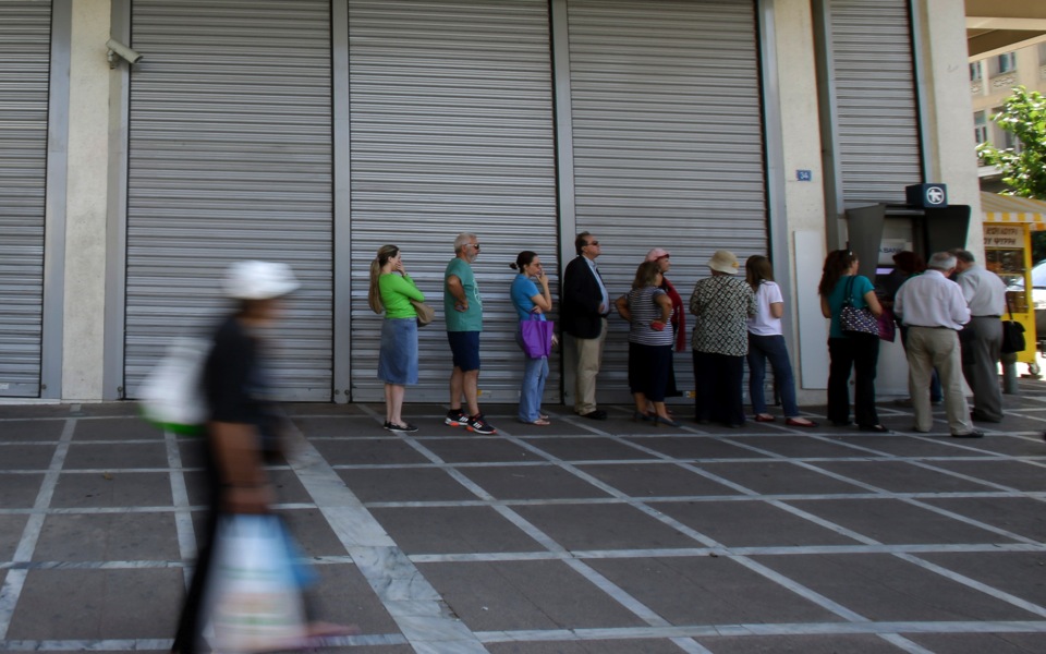 Some banks to open for pensioners without cards but limit set at 120 euros per week