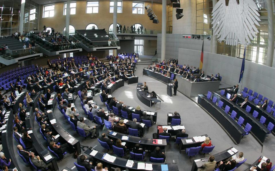 German Parliament backs Greek aid after Merkel lobbies MPs