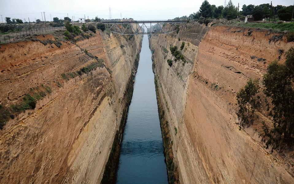 Corinth Canal closes again for continuation of restoration works