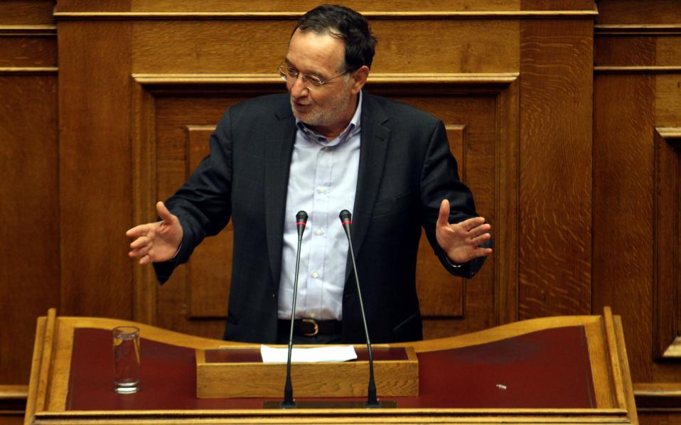 Far left splits from Tsipras as Greece heads to elections