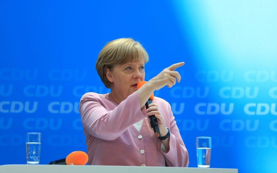 Merkel to press dissenting lawmakers to support Greece bailout