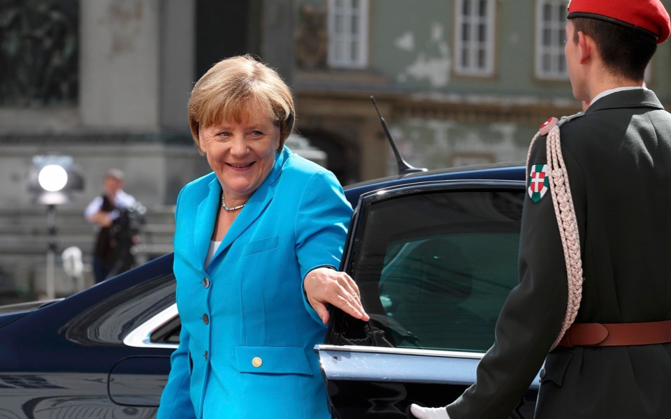 Merkel meets Balkan leaders over spiralling migrants crisis
