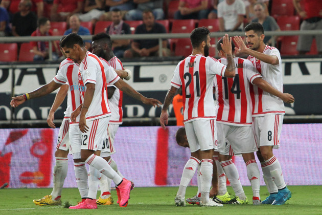 Olympiakos begins Super League title defense with easy win on opening day