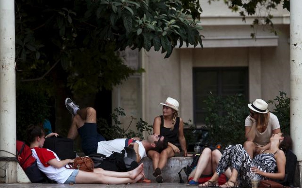 Crisis, what crisis? say tourists flocking to Greece