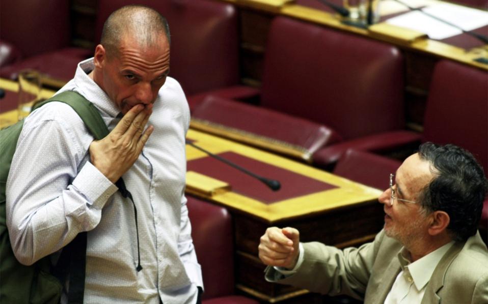 Varoufakis takes distance from Popular Unity party