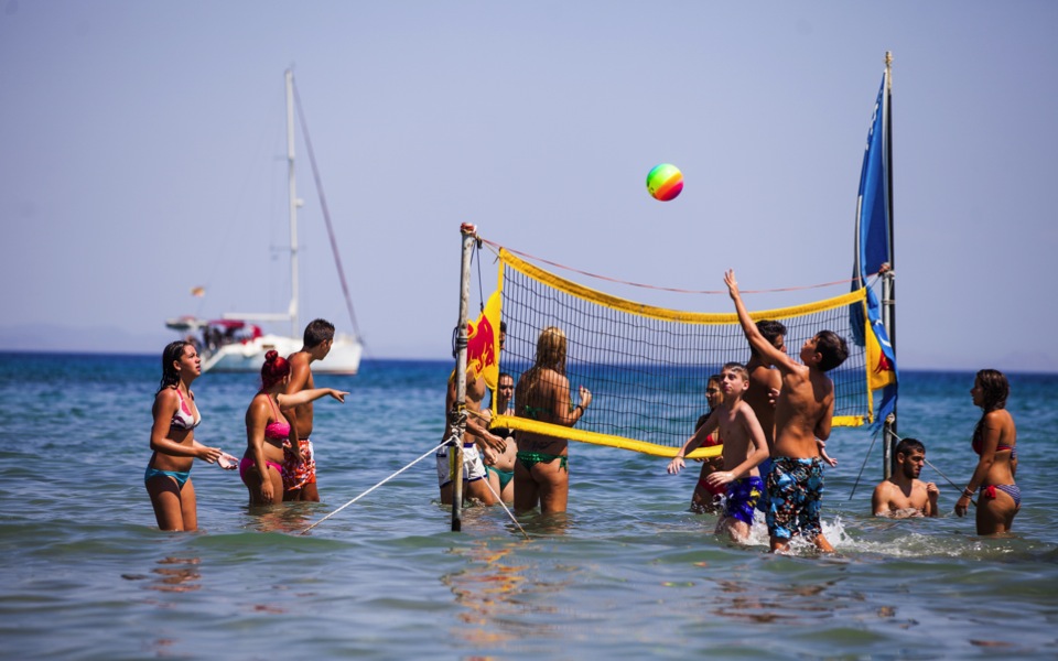 Greek holidaymakers flock back to Aegina