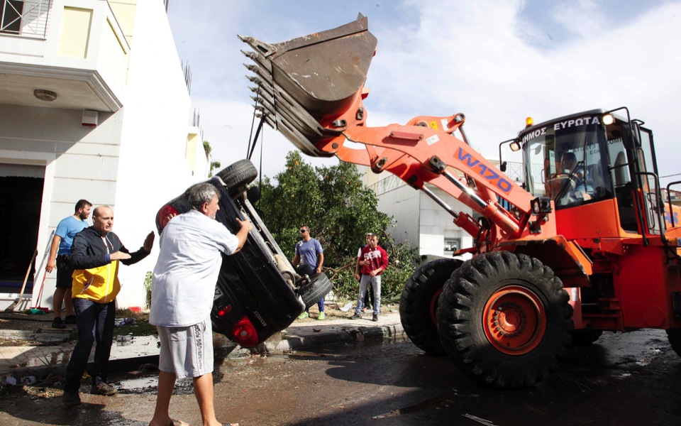 Governor calls for Peloponnese town to be declared in state of emergency
