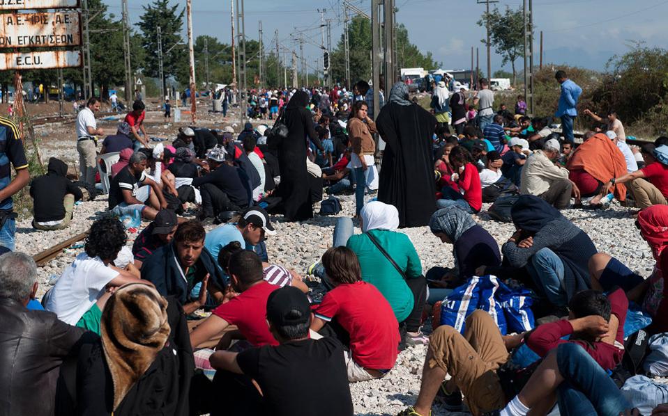 Migrant tent city springs up at Greek border