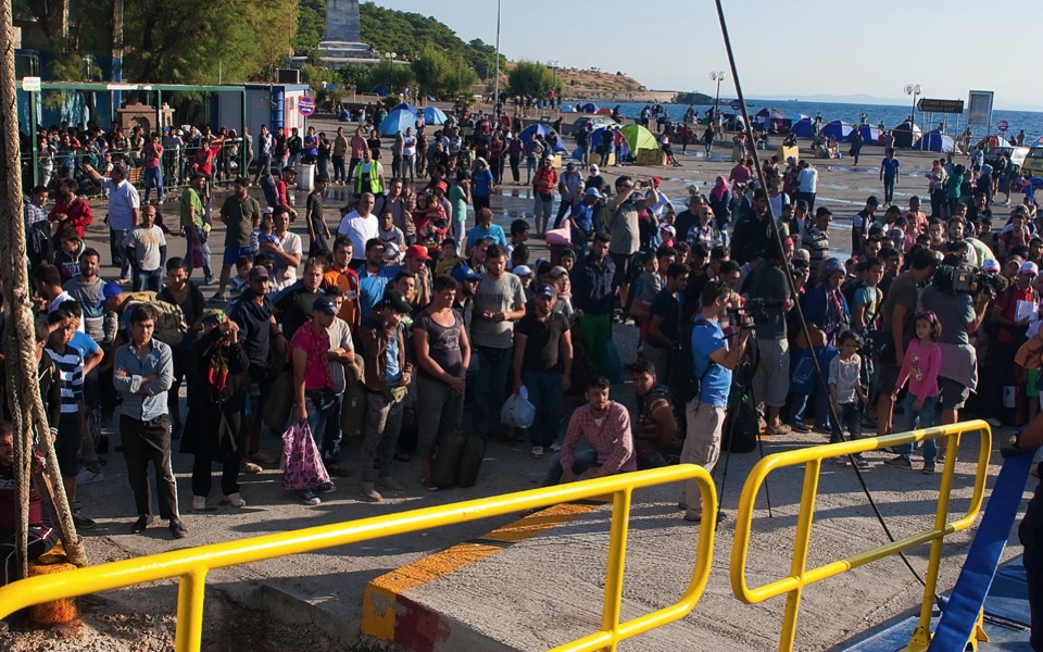 Four accused of selling fake papers to migrants on Kos