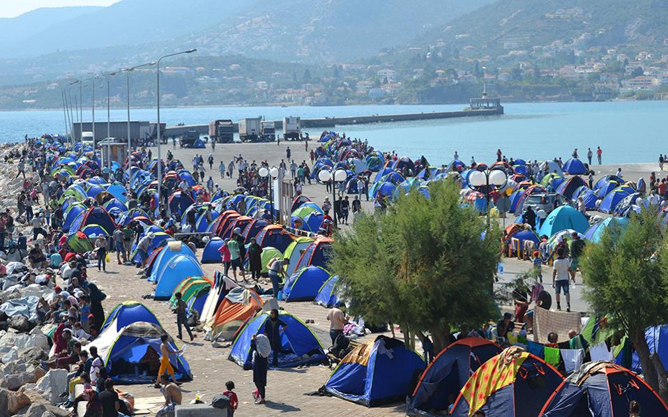 Caretaker gov’t to introduce measures for refugees on islands