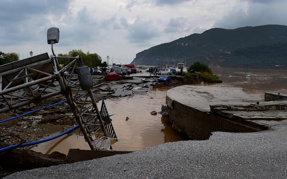 Army joins repair efforts on weather-battered Skopelos