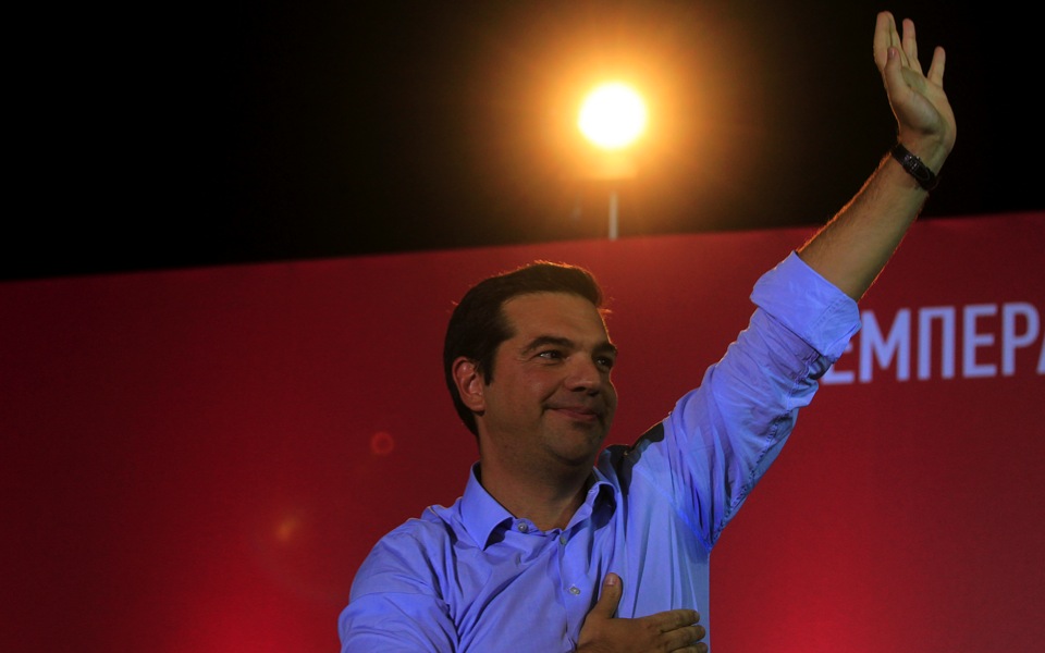 SYRIZA puts on brave face as poll shows ND pulling ahead