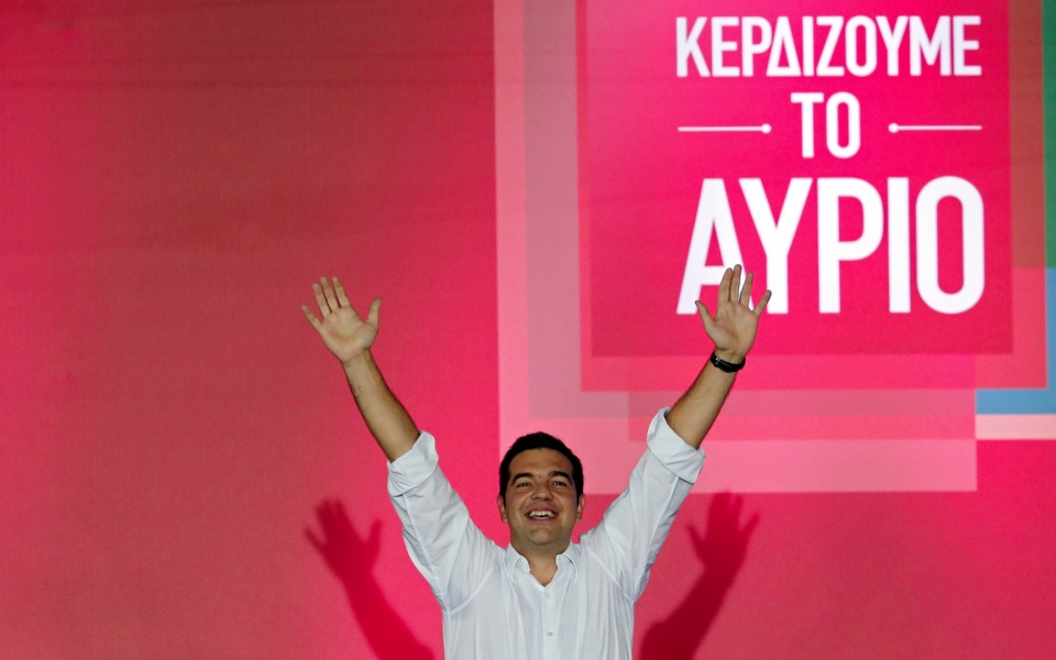 Tsipras urges voters not to “turn back” in final campaign speech