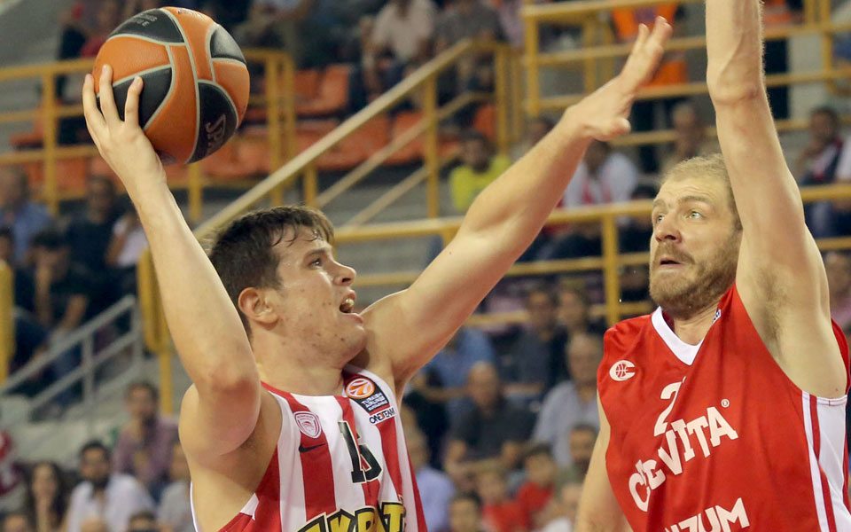Reds start Euroleague campaign with win, but Greens lose