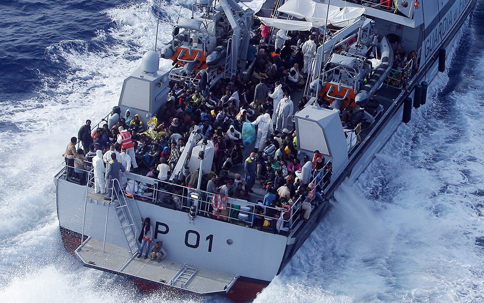 Greek coast guard rescues 542 migrants in 24 hours