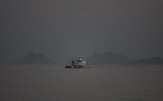 Migrant boat sinks in Aegean, 15 missing