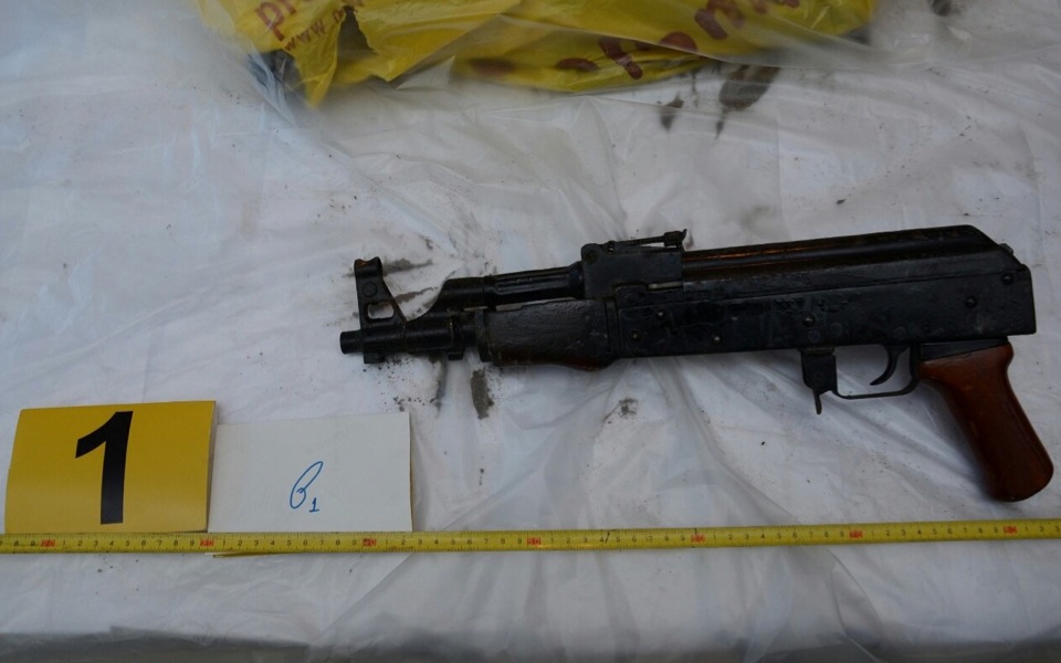 Tests on weapons found in cache show no links to prior crimes