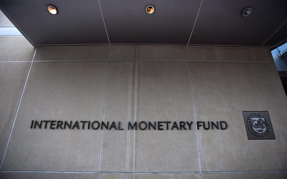 IMF warns Greek risks are still lurking