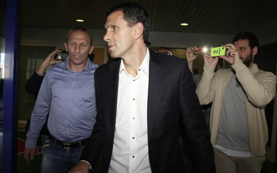 AEK appoints Poyet as manager