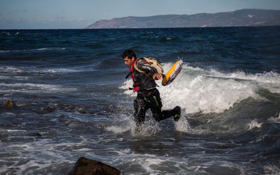 Seven children die after migrant boats sink off Greece