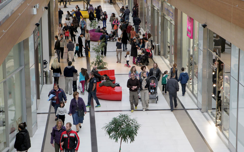 Malls offer very low lease rates for stores