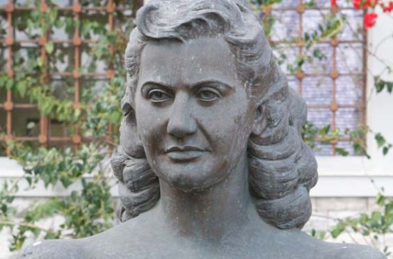 Brass bust of famed WWII singer stolen outside Volos town hall