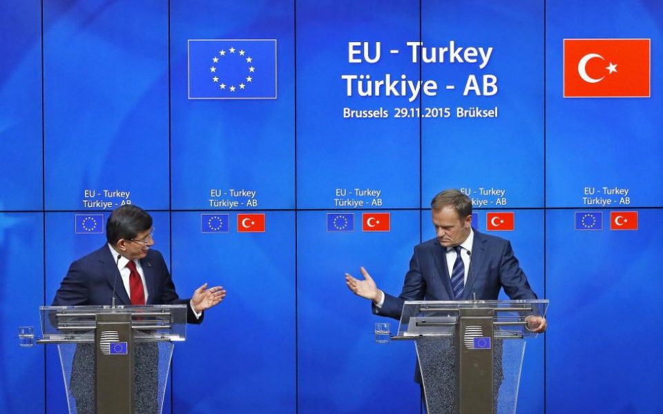 Declaring ‘new beginning,’ EU, Turkey seal migrant deal