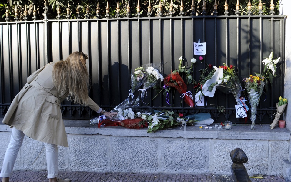 Greek officials condemn Paris killings, express solidarity