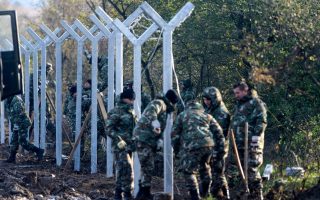 FYROM army starts building fence on Greek border