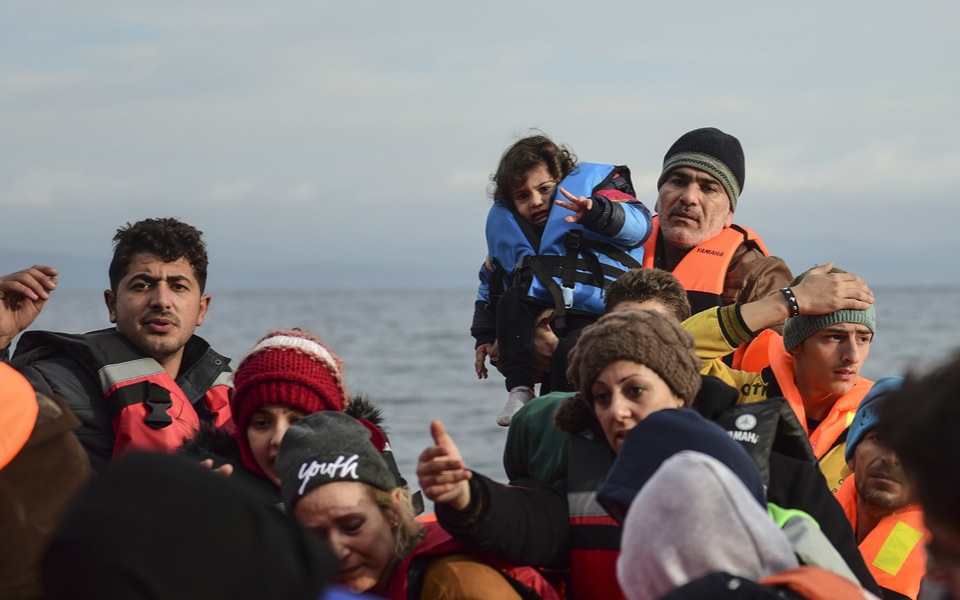 Refugee, migrant sea arrivals to Greece declining