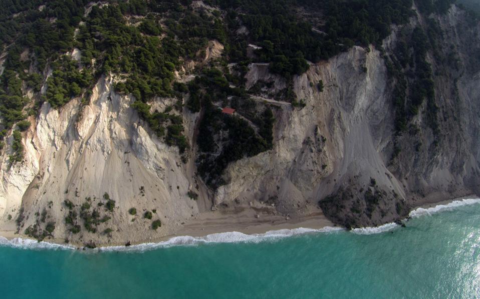 Lefkada shifts 36 centimeters south following tremor