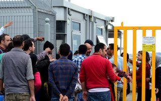 nearly-impossible-to-find-jihadists-among-migrants-greeks-warn