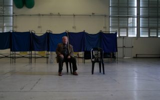 After vote fiasco, New Democracy to hold crisis talks