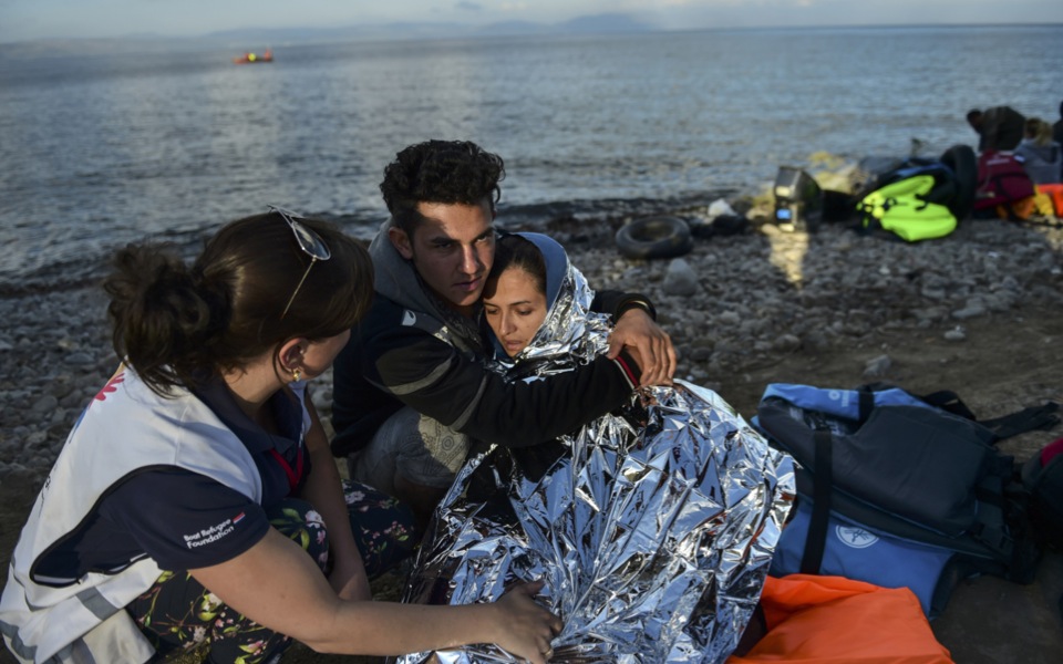 Six migrant children drown on way to Greece