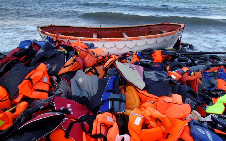 Record 218,000 migrants crossed Mediterranean in October, says UN