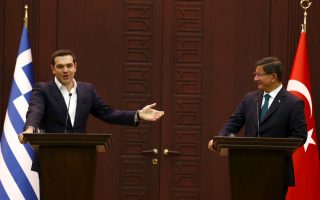 Tsipras, Davutoglu agree to improve coordination on refugees
