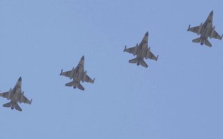 Eight Turkish jets violate Greek air space