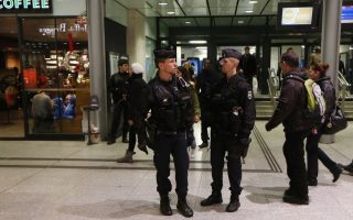 EU ministers to discuss border controls after Paris attacks