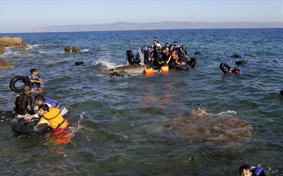 Syrian refugee dies after landing on Lesvos shore