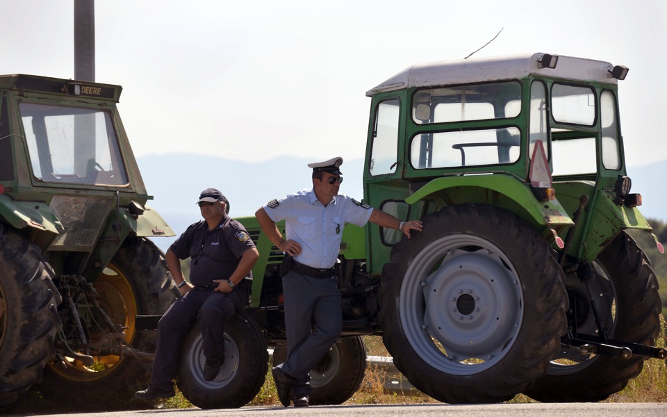 Greek farmers warn of protests over gov’t measures