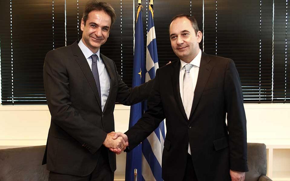 Mitsotakis to meet Karamanlis and Samaras after taking over at ND helm