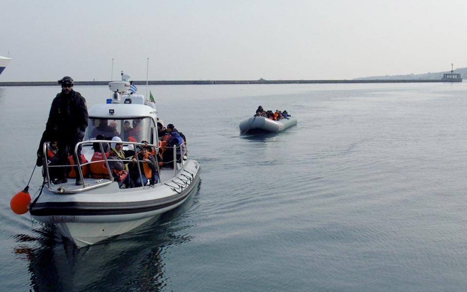 Greek coast guard rescues 120 migrants off Lesvos, Samos
