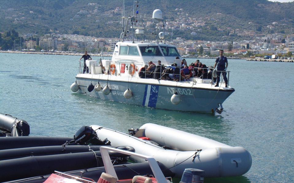 Coast guard rescues 49 migrants off Samos