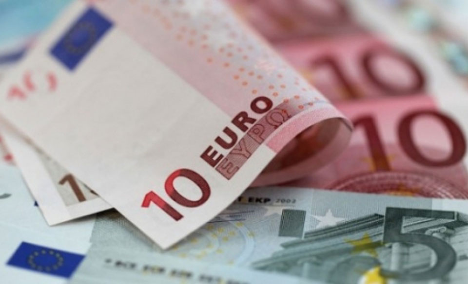ELA funding for Greek banks falls by 1.79 bln euros