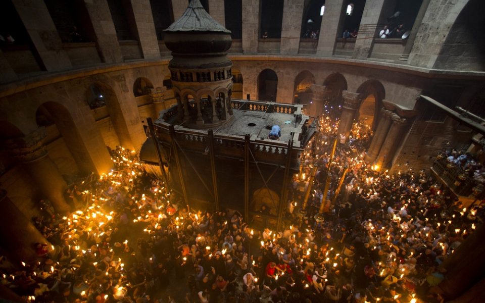 Holy Fire arrives in Athens from Jerusalem ahead of Easter celebrations