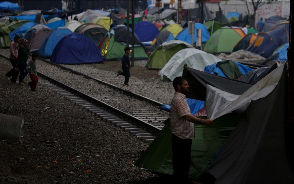 Idomeni residents running out of sympathy for refugees