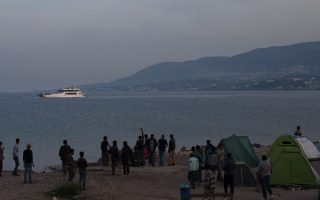 Greece to expel more migrants under EU-Turkey deal Friday