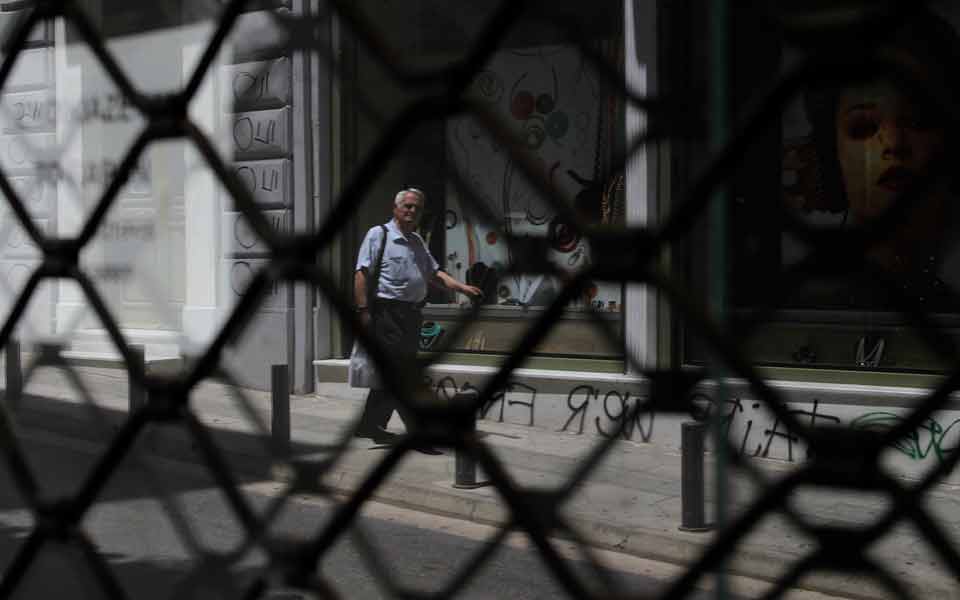 Athens city center sees drop in empty shops