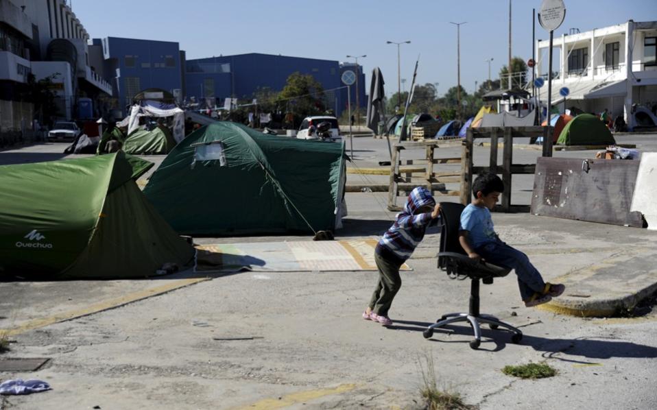 ND leader calls for evacuation of Elliniko migrant camp